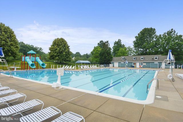 4 MILLARD CT, Sterling, VA 20165