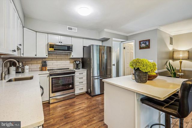 4 MILLARD CT, Sterling, VA 20165