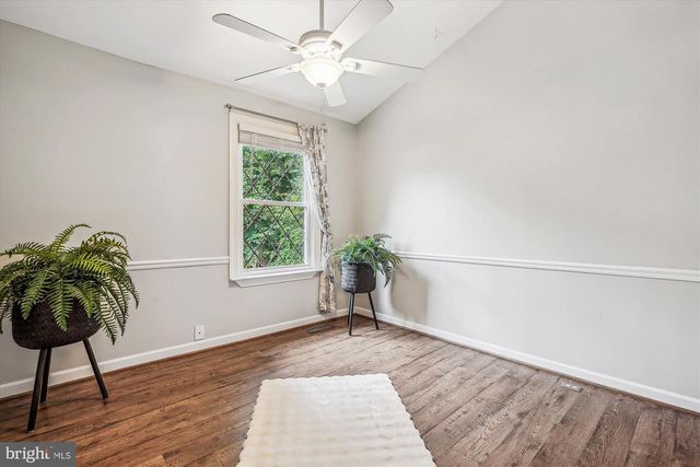 4 MILLARD CT, Sterling, VA 20165