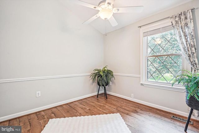 4 MILLARD CT, Sterling, VA 20165