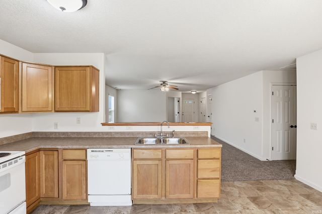 11117 La Fortuna Way, Roanoke, IN 46783