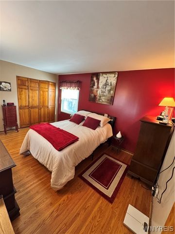 237 Brookside Drive, West Seneca, NY 14220