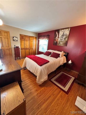 237 Brookside Drive, West Seneca, NY 14220