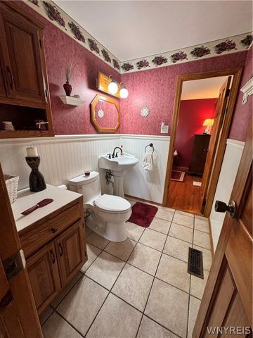 237 Brookside Drive, West Seneca, NY 14220
