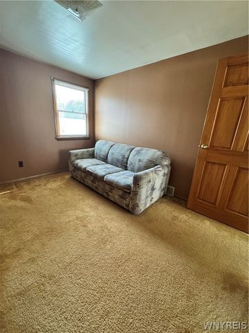 237 Brookside Drive, West Seneca, NY 14220