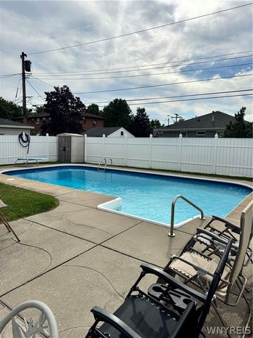 237 Brookside Drive, West Seneca, NY 14220