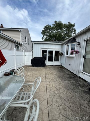 237 Brookside Drive, West Seneca, NY 14220