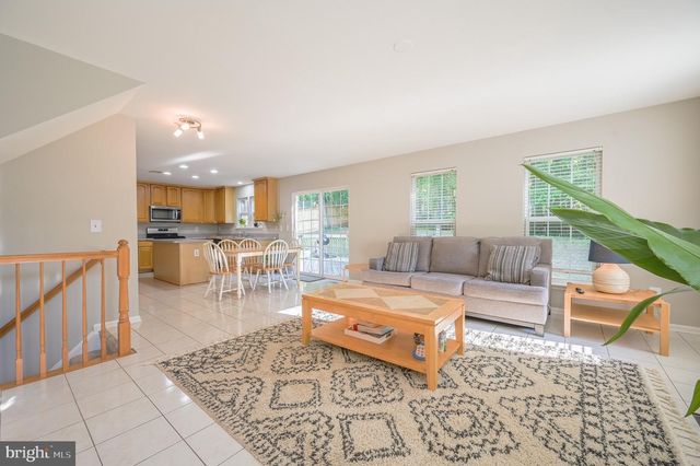 4929 FRISHMAN CT, Woodbridge, VA 22193