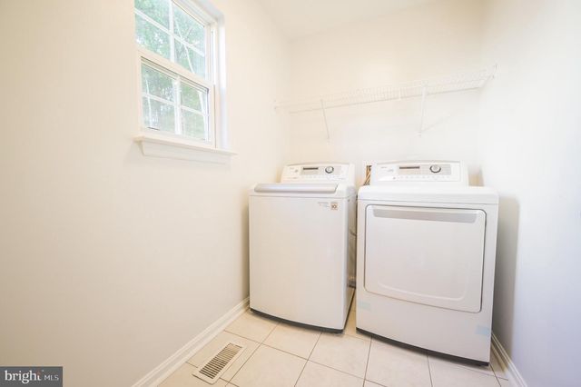 4929 FRISHMAN CT, Woodbridge, VA 22193