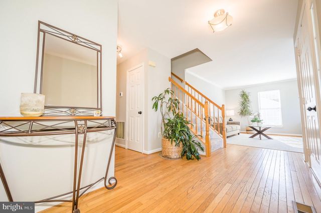 4929 FRISHMAN CT, Woodbridge, VA 22193
