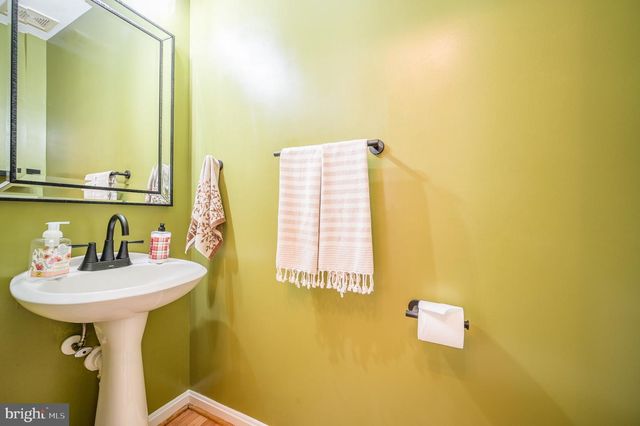 4929 FRISHMAN CT, Woodbridge, VA 22193