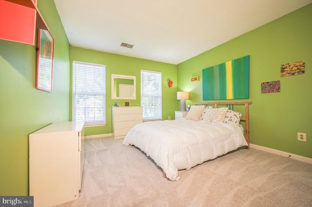 4929 FRISHMAN CT, Woodbridge, VA 22193