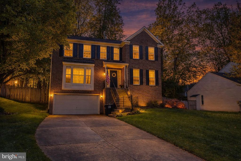4929 FRISHMAN CT, Woodbridge, VA 22193