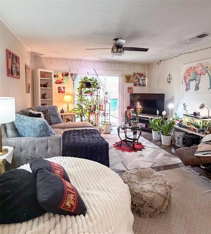 911 Kirschner PL A, Austin, TX 78758