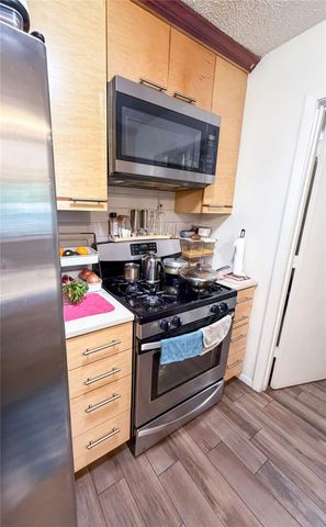 911 Kirschner PL A, Austin, TX 78758
