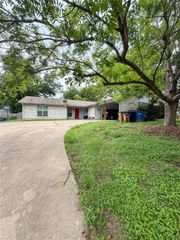 911 Kirschner PL A, Austin, TX 78758