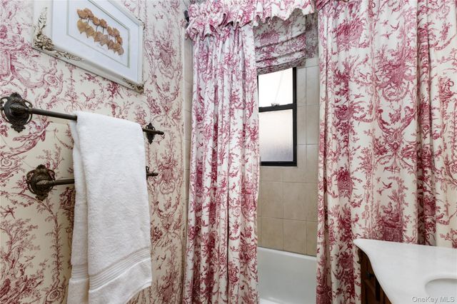 35 Parkview Avenue 1D, Bronxville, NY 10708