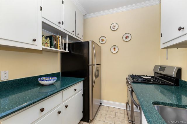 35 Parkview Avenue 1D, Bronxville, NY 10708