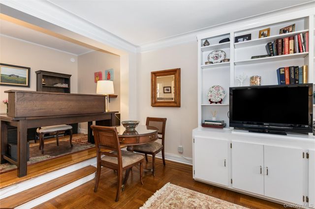 35 Parkview Avenue 1D, Bronxville, NY 10708