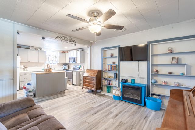 1012 State Street, Redding, CA 96001