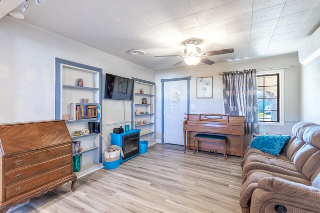 1012 State Street, Redding, CA 96001