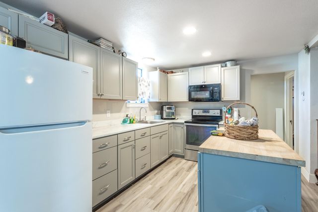 1012 State Street, Redding, CA 96001