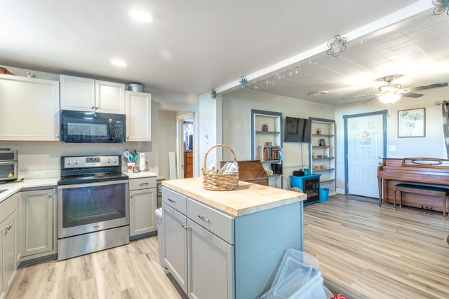 1012 State Street, Redding, CA 96001