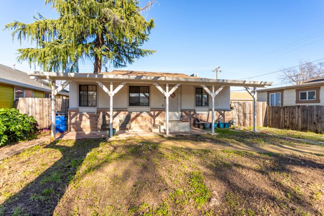 1012 State Street, Redding, CA 96001