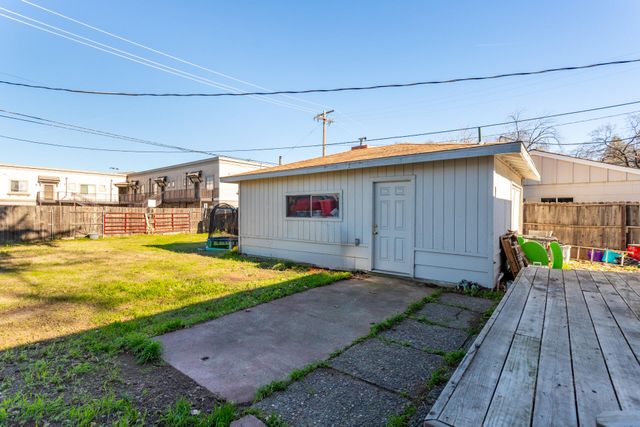 1012 State Street, Redding, CA 96001