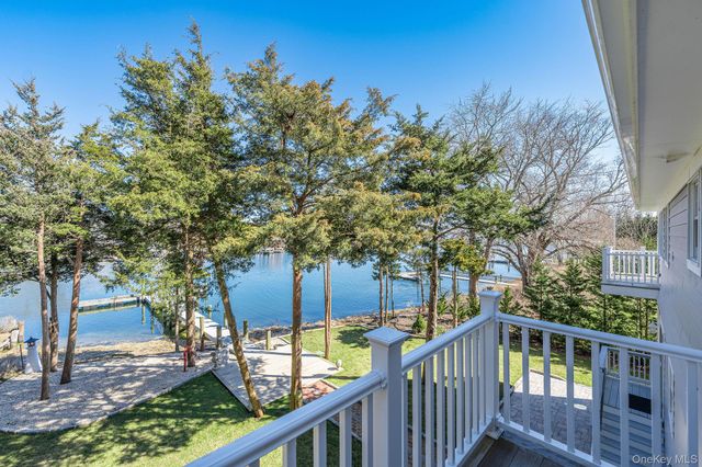 254 Overlook Drive, Aquebogue, NY 11931