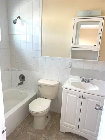 9375 SW 40th Ter 106, Miami, FL 33165