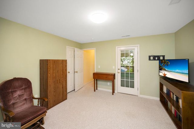 300 EDGEHILL DR, Locust Grove, VA 22508