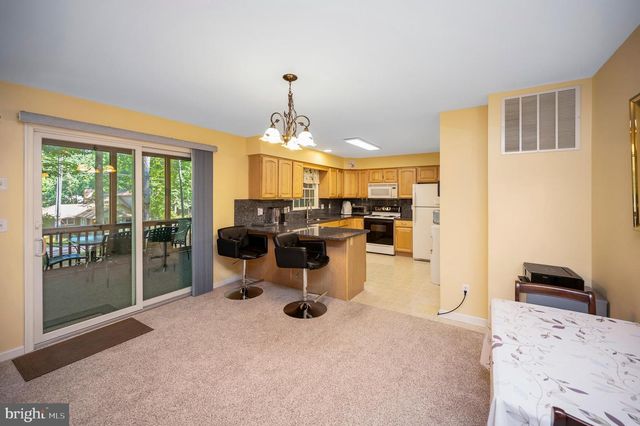 300 EDGEHILL DR, Locust Grove, VA 22508