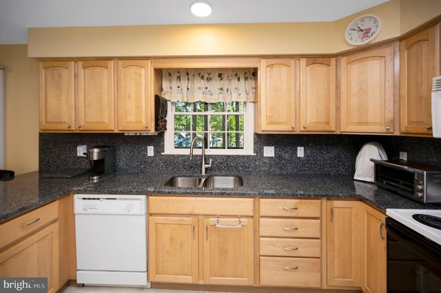 300 EDGEHILL DR, Locust Grove, VA 22508
