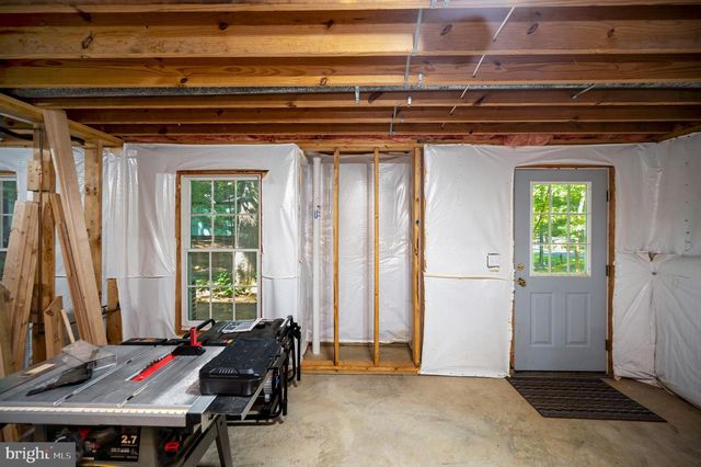 300 EDGEHILL DR, Locust Grove, VA 22508