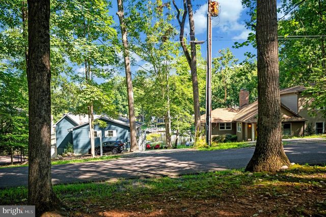 300 EDGEHILL DR, Locust Grove, VA 22508