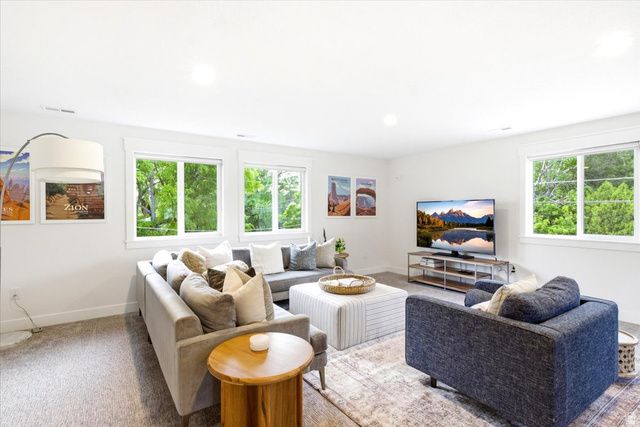 1129 E ROOSEVELT AVE, Salt Lake City, UT 84105