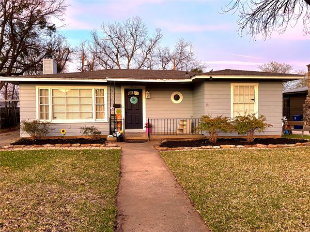 2302 Berkley Street, Brownwood, TX 76801