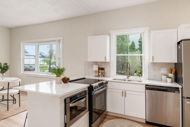 23 E Oak Street, Canal Winchester, OH 43110