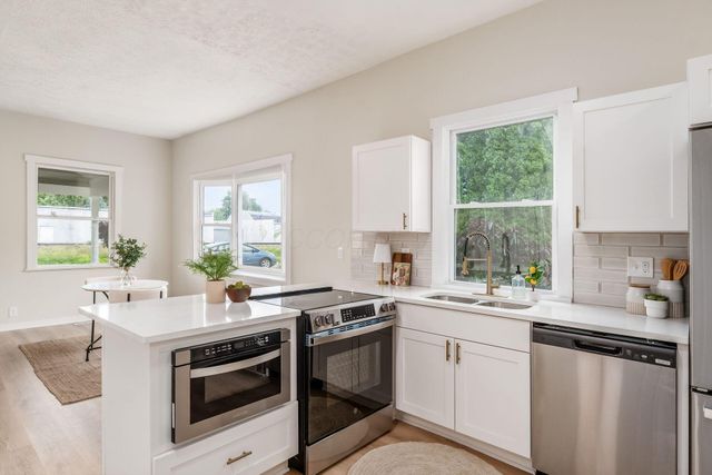 23 E Oak Street, Canal Winchester, OH 43110