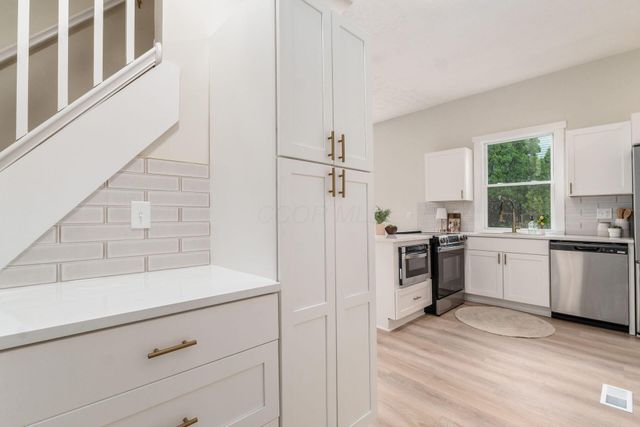23 E Oak Street, Canal Winchester, OH 43110