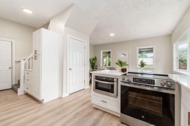 23 E Oak Street, Canal Winchester, OH 43110