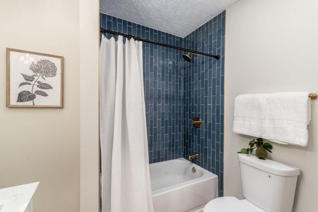 23 E Oak Street, Canal Winchester, OH 43110
