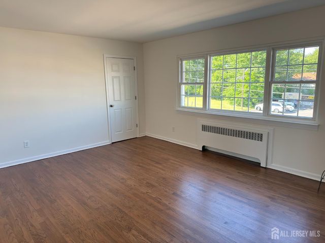 260 Loring Avenue 3B, Edison, NJ 08817