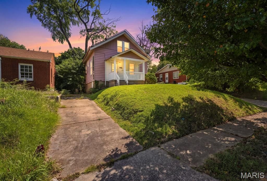 3726 Avondale Avenue, Northwoods, MO 63121