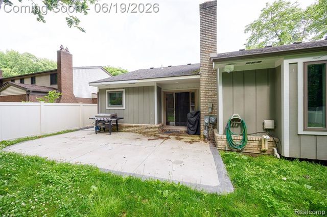 17680 Fox Glen Drive, Riverview, MI 48193