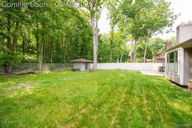 17680 Fox Glen Drive, Riverview, MI 48193