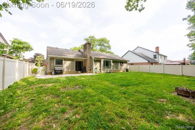 17680 Fox Glen Drive, Riverview, MI 48193