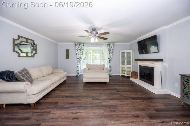 17680 Fox Glen Drive, Riverview, MI 48193