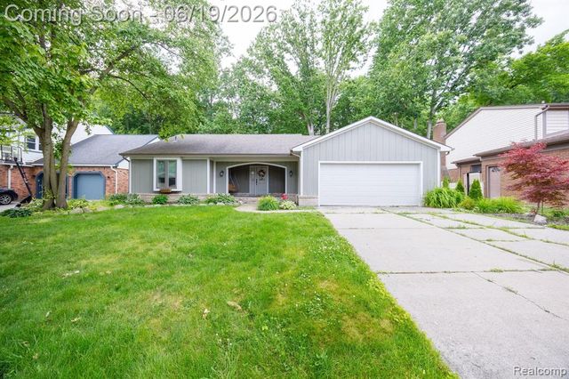 17680 Fox Glen Drive, Riverview, MI 48193